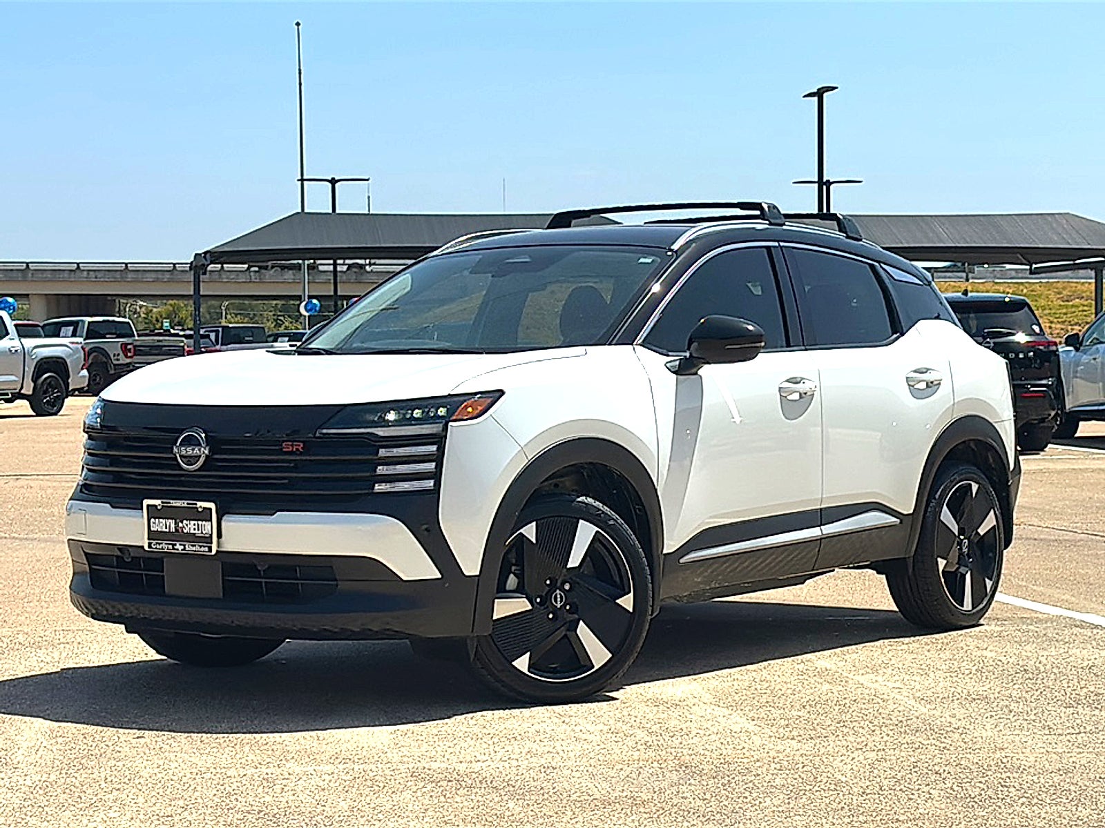 2025 Nissan Kicks SR FWD