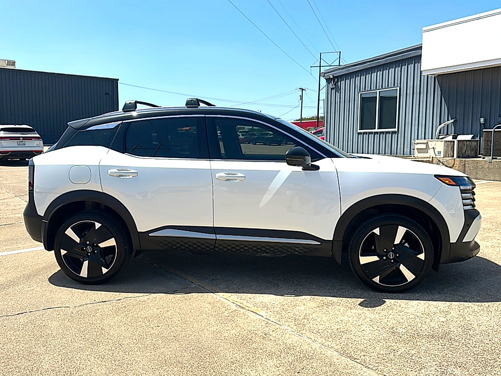 2025 Nissan Kicks SR FWD