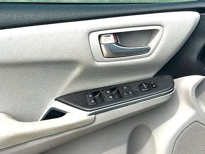 2016 Toyota Camry Hybrid LE