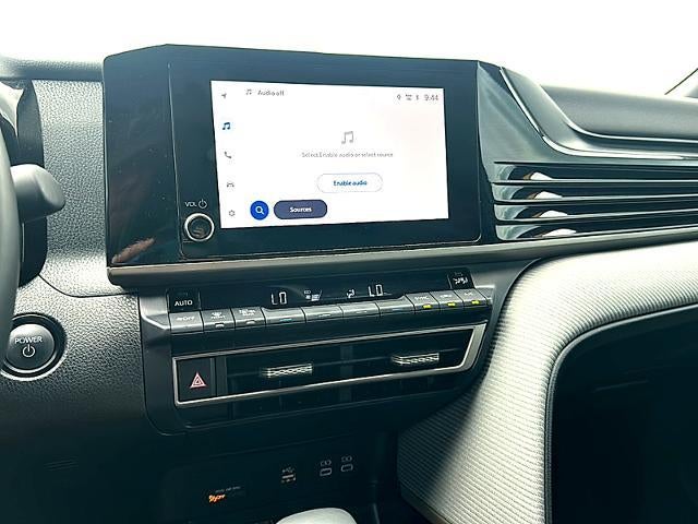 2025 Toyota Camry LE (SE)