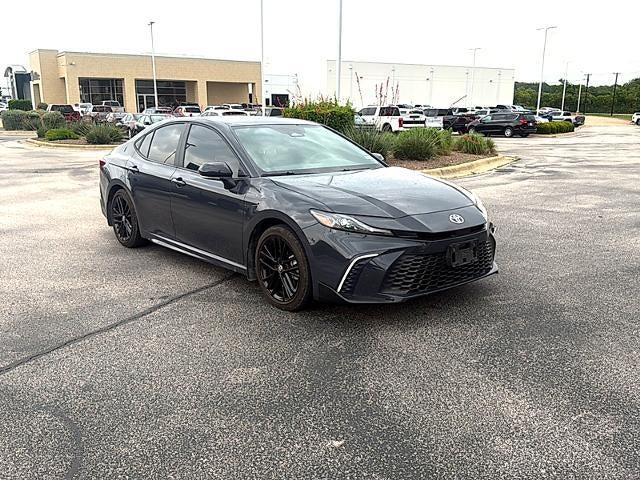2025 Toyota Camry LE (SE)