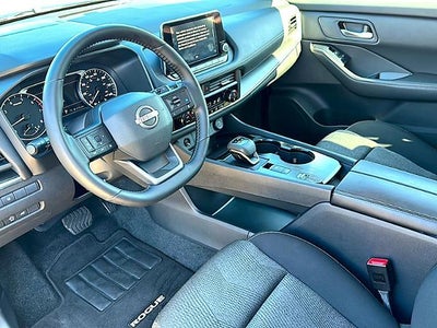 2025 Nissan Rogue FWD SV