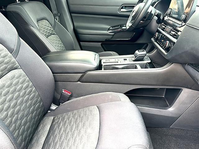 2022 Nissan Pathfinder SV 2WD