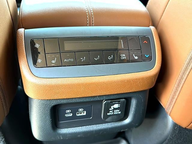 2024 Nissan Pathfinder Platinum 2WD