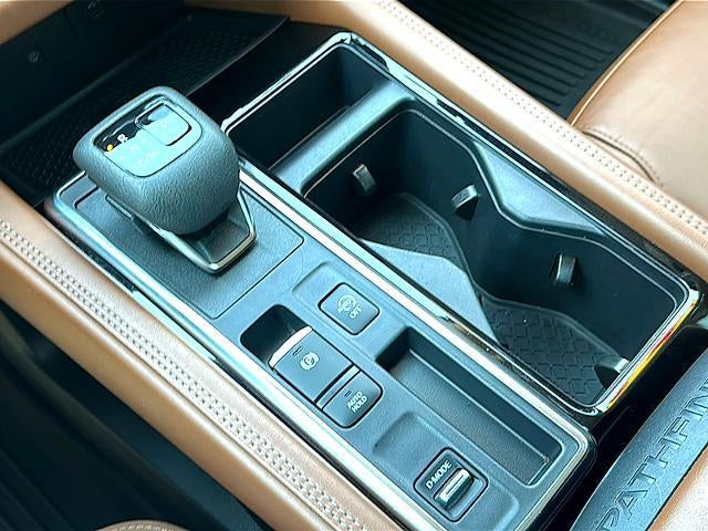 2024 Nissan Pathfinder Platinum 2WD