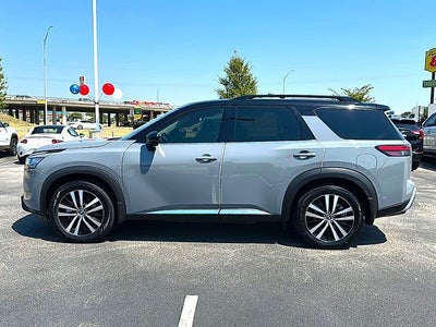 2024 Nissan Pathfinder Platinum 2WD