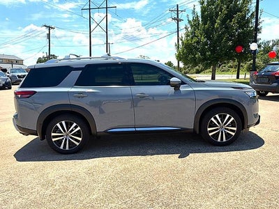 2024 Nissan Pathfinder Platinum 2WD