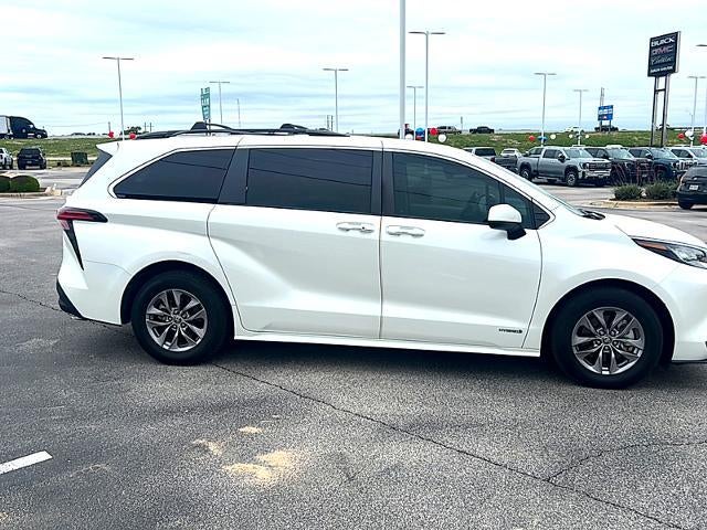 2021 Toyota Sienna XLE FWD 8-Passenger (Natl)