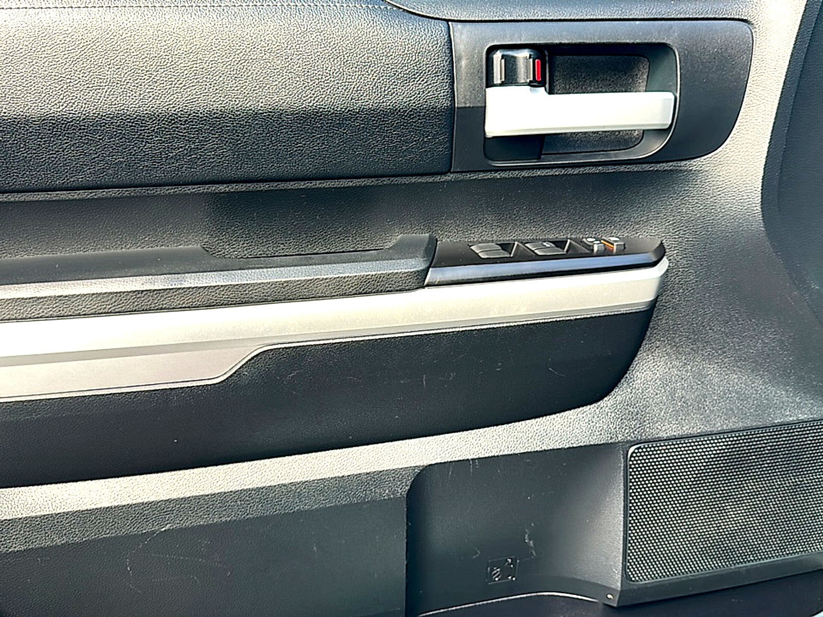 2017 Toyota Tundra SR5 5.7L V8