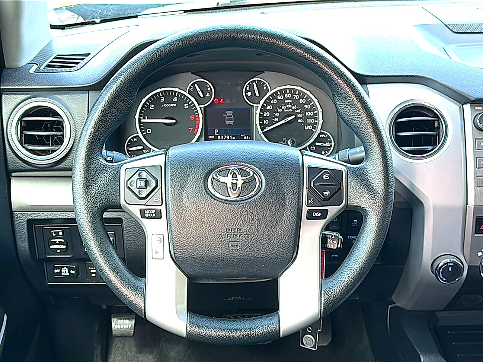 2017 Toyota Tundra SR5 5.7L V8