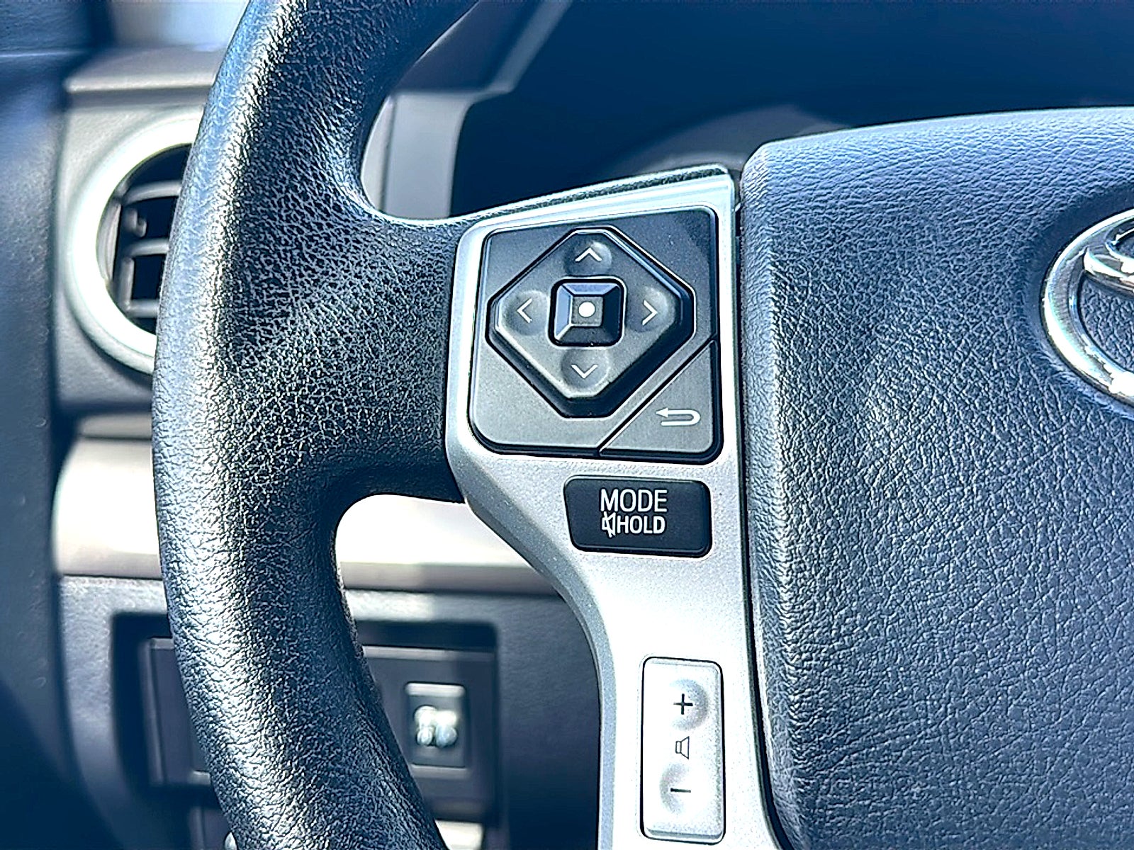 2017 Toyota Tundra SR5 5.7L V8