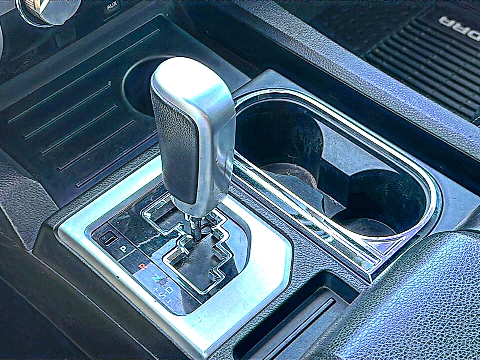 2017 Toyota Tundra SR5 5.7L V8