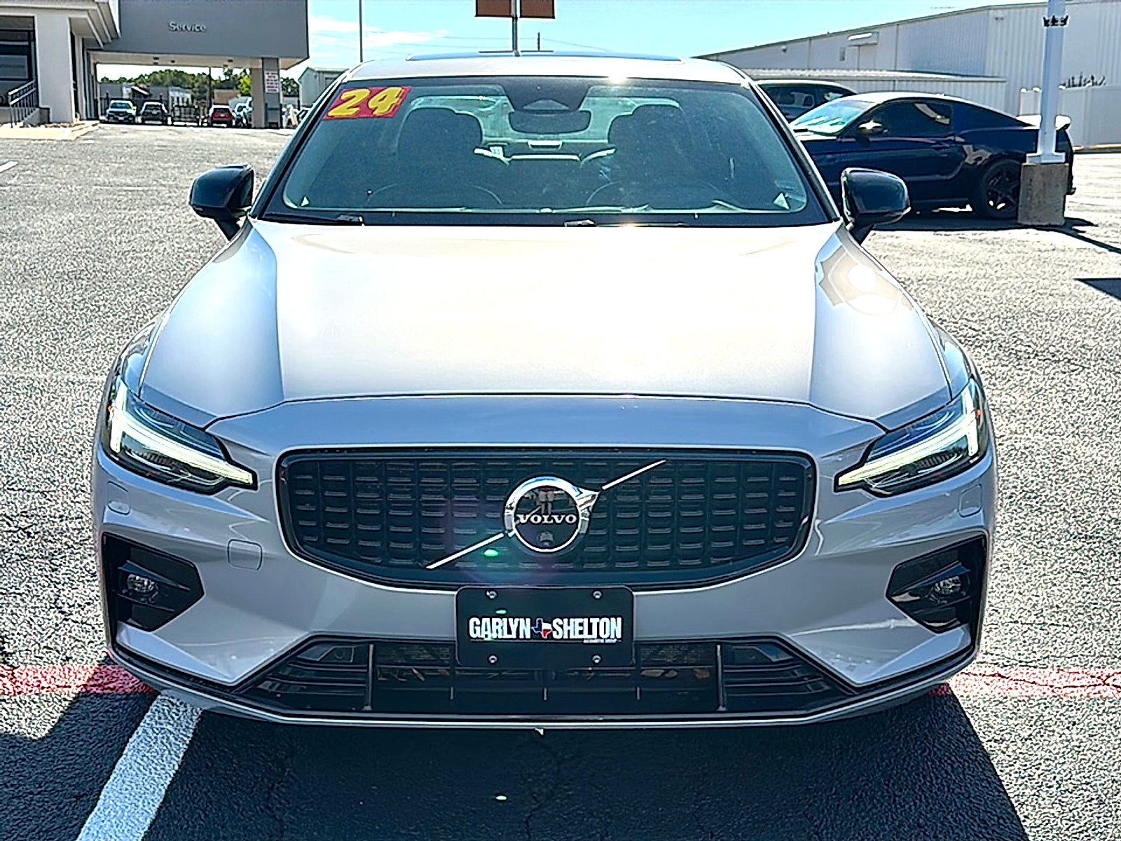 2024 Volvo S60 B5 Plus Dark Theme