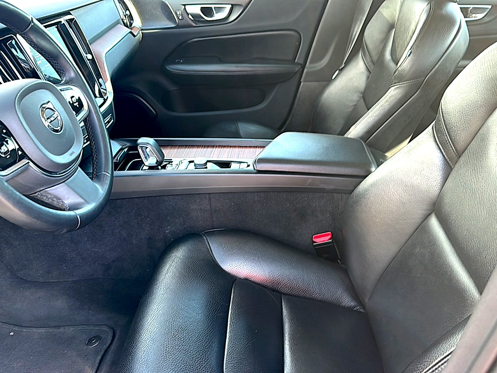2024 Volvo S60 B5 Plus Dark Theme