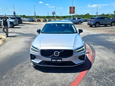 2024 Volvo S60 B5 Plus Dark Theme
