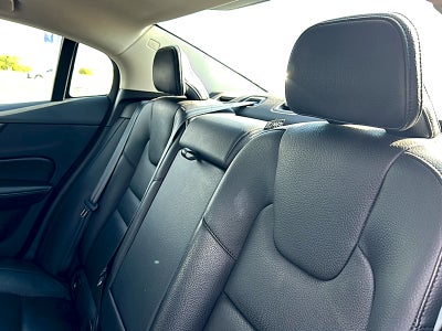 2024 Volvo S60 B5 Plus Dark Theme