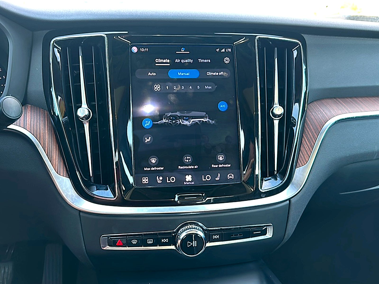 2024 Volvo S60 B5 Plus Dark Theme