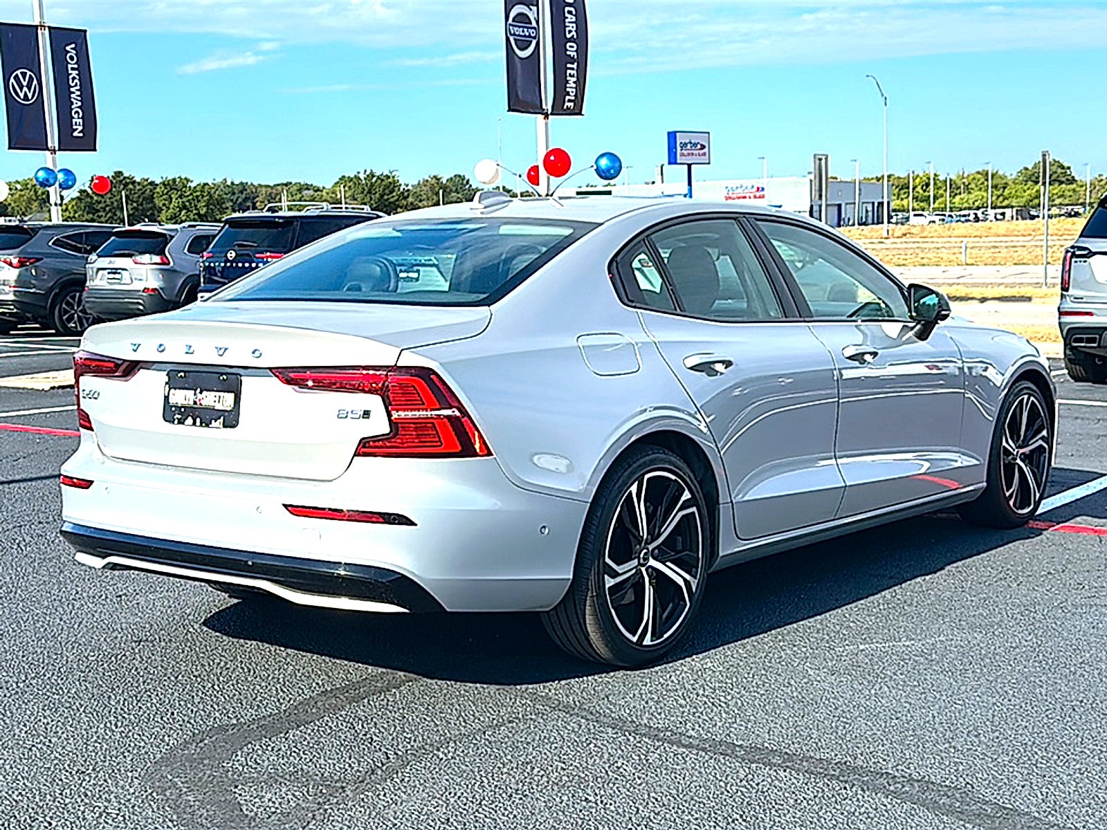 2024 Volvo S60 B5 Plus Dark Theme