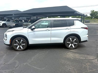 2025 Mitsubishi Outlander SE FWD