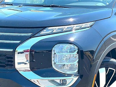 2025 Mitsubishi Outlander SE FWD
