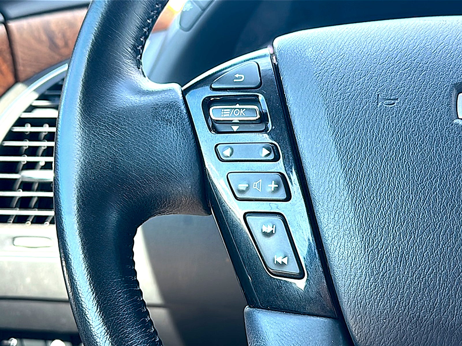 2023 Nissan Armada SL 2WD