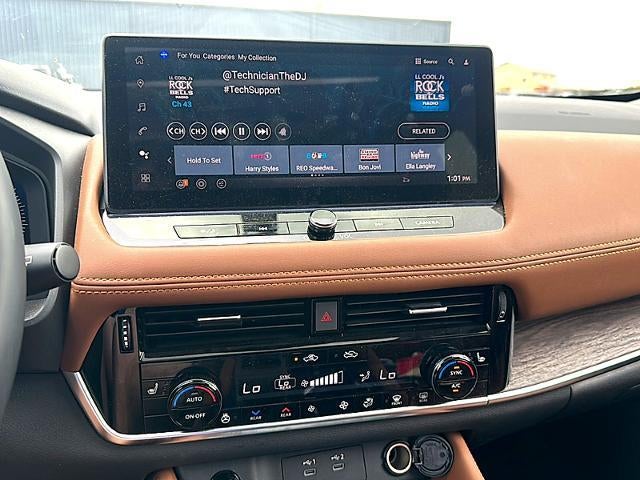 2025 Nissan Rogue FWD Platinum