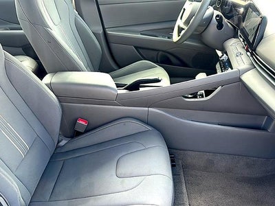 2024 Hyundai ELANTRA SEL IVT