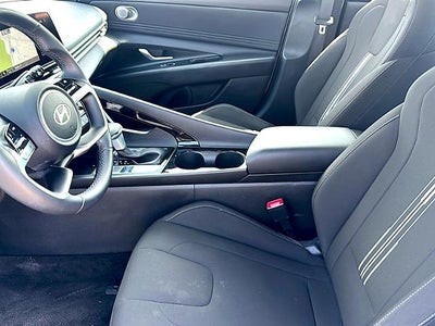 2025 Hyundai ELANTRA SEL Convenience IVT