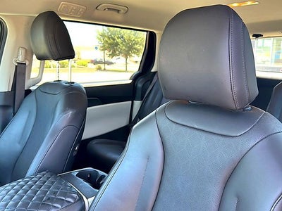 2024 Kia Carnival LX FWD w/Seat Pkg