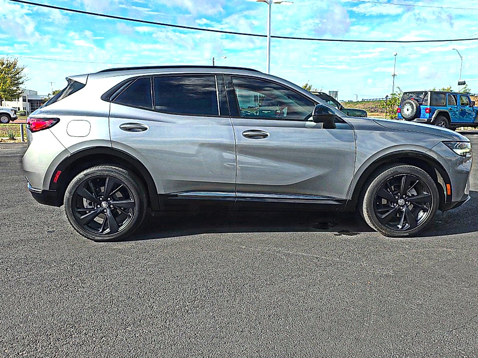 2023 Buick Envision Essence FWD