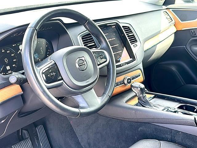 2022 Volvo XC90 T5 FWD Momentum 7P