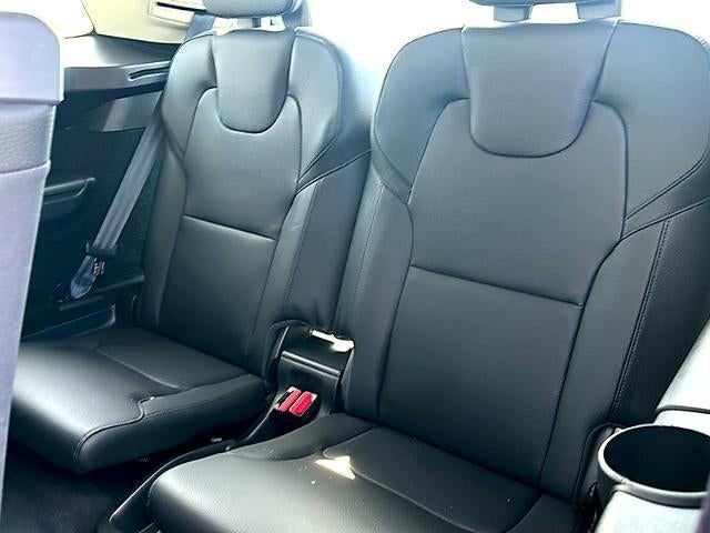 2022 Volvo XC90 T5 FWD Momentum 7P