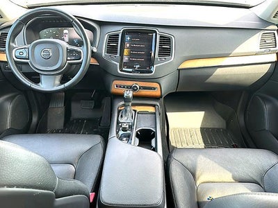 2022 Volvo XC90 T5 FWD Momentum 7P