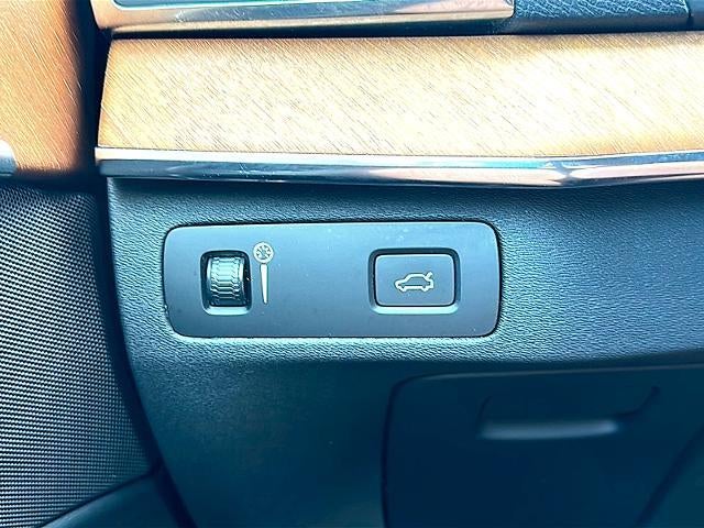 2022 Volvo XC90 T5 FWD Momentum 7P