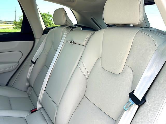 2023 Volvo XC60 B5 FWD Plus Bright Theme