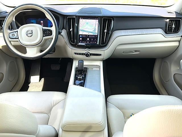 2023 Volvo XC60 B5 FWD Plus Bright Theme
