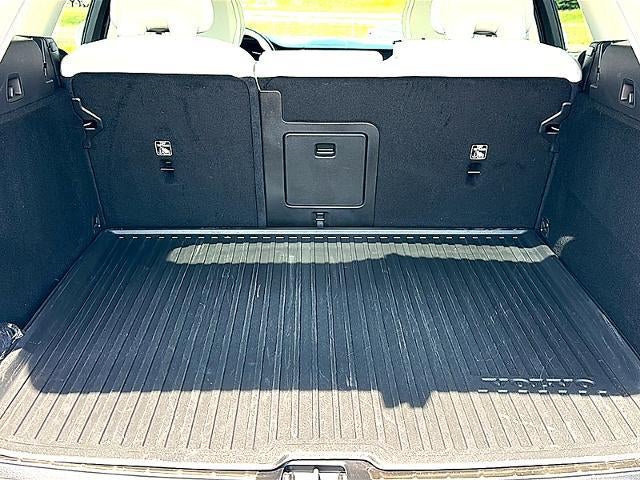 2023 Volvo XC60 B5 FWD Plus Bright Theme