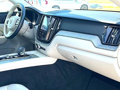 2023 Volvo XC60 B5 FWD Plus Bright Theme
