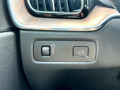 2022 Volvo XC60 B5 AWD Momentum