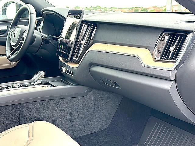 2026 Volvo XC60 B5 AWD Plus