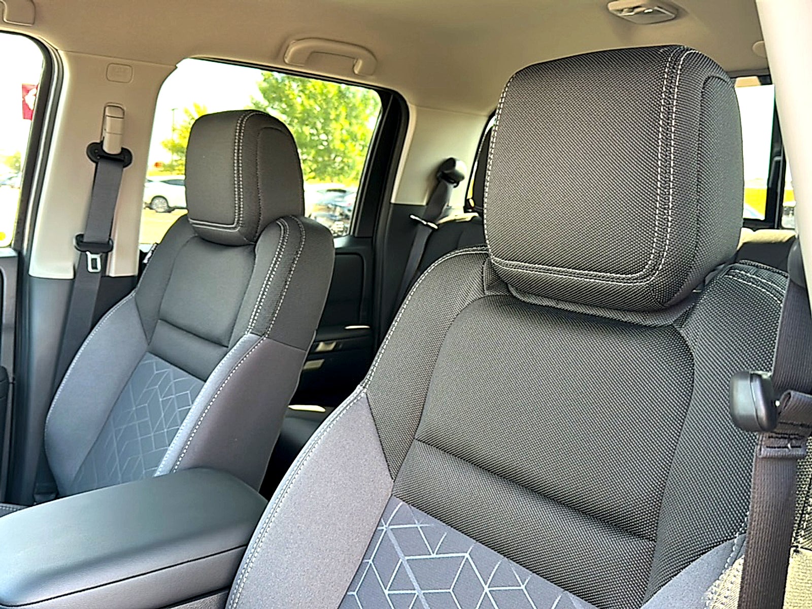 2027 Nissan Frontier Crew Cab SV