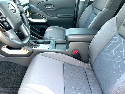 2027 Nissan Frontier Crew Cab SV