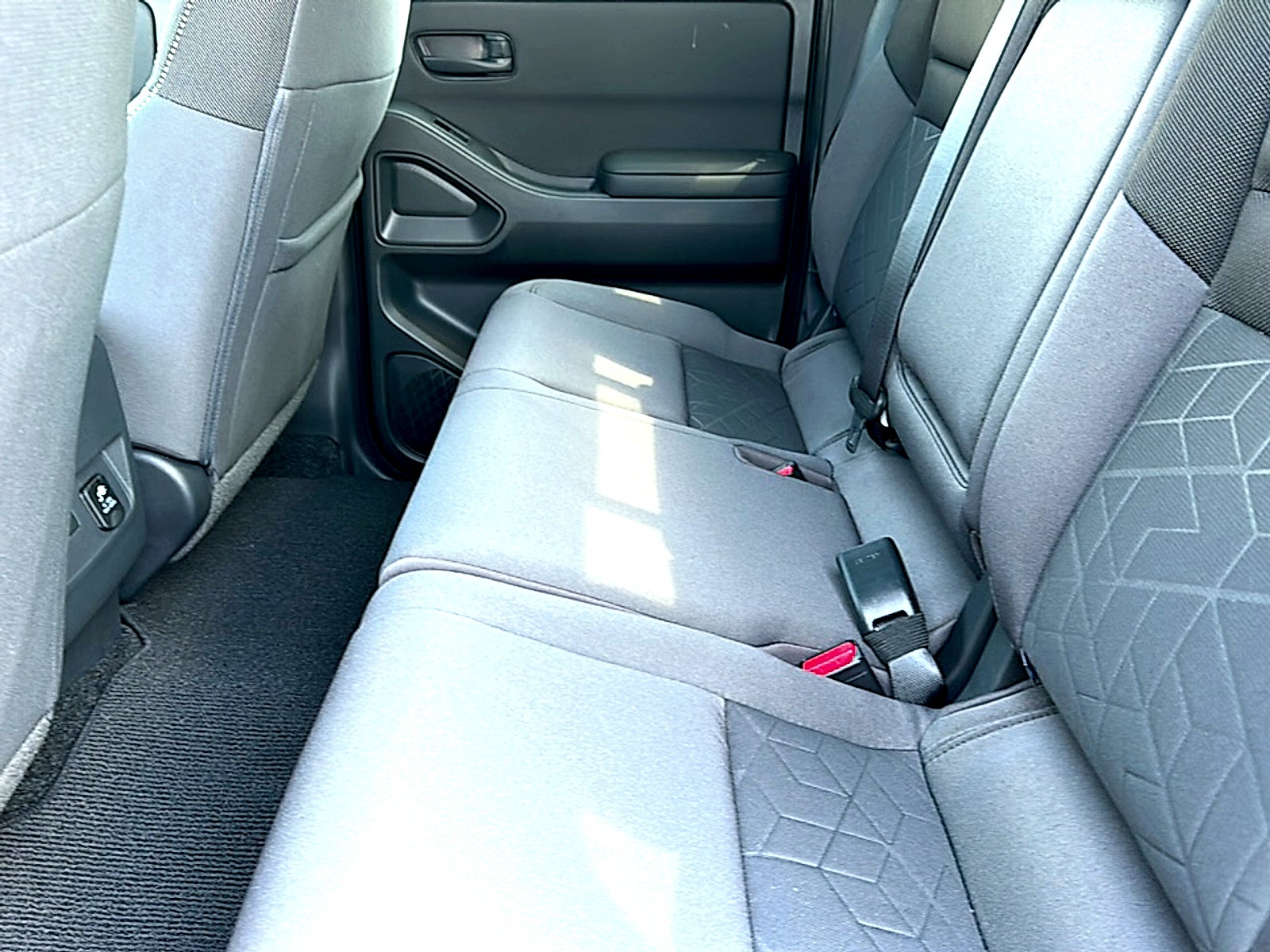 2027 Nissan Frontier Crew Cab SV
