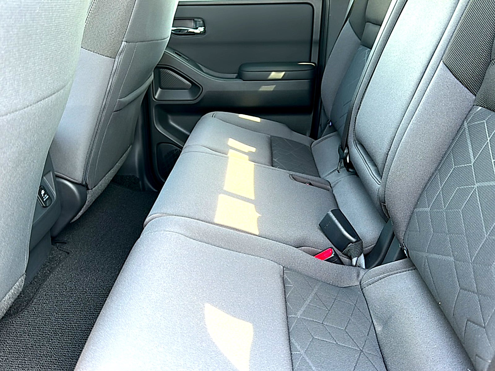 2027 Nissan Frontier Crew Cab SV