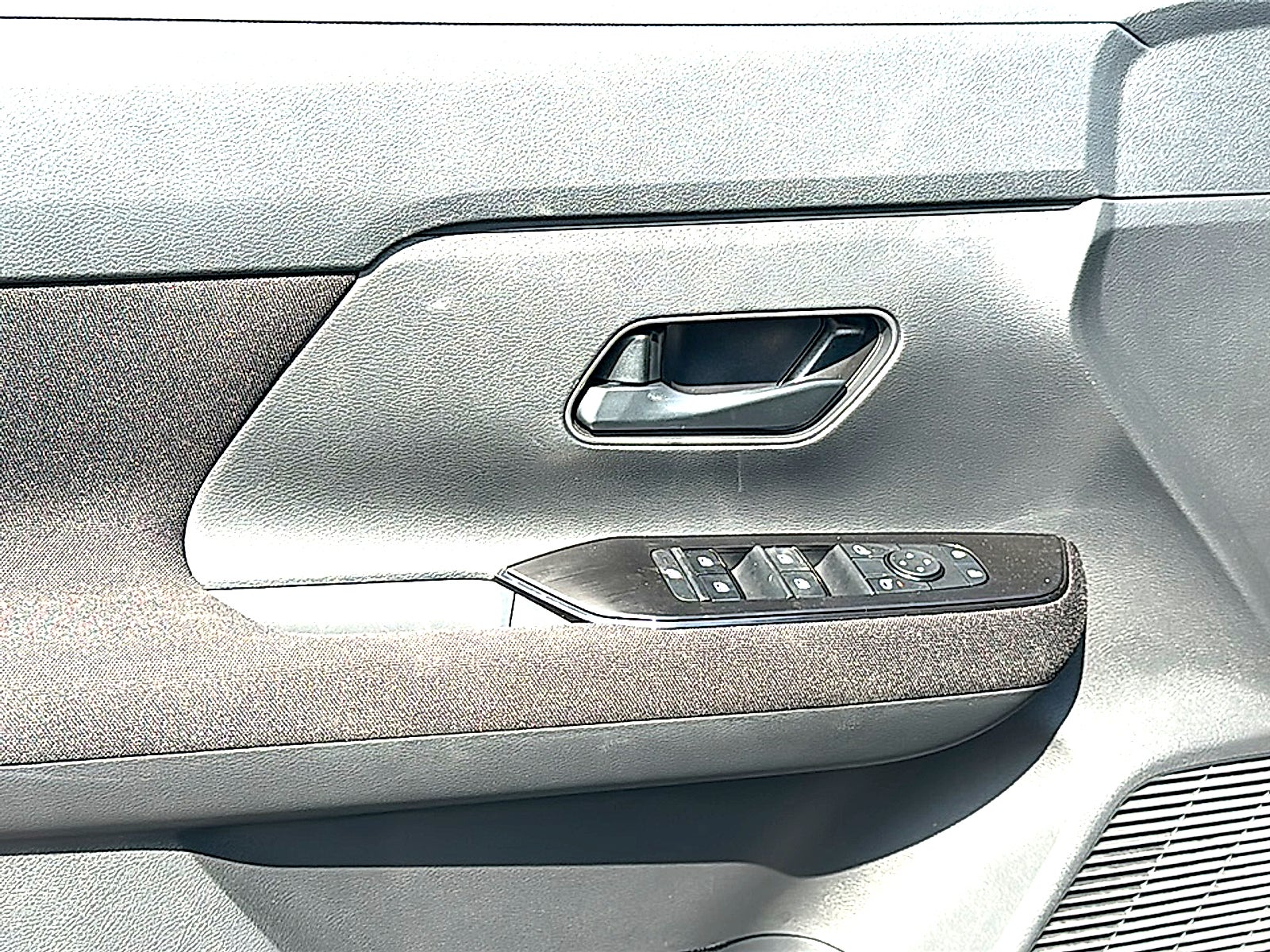 2027 Nissan Kicks S