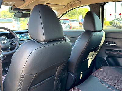 2025 Nissan Kicks SR FWD
