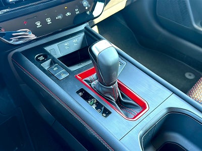 2025 Nissan Kicks SR FWD