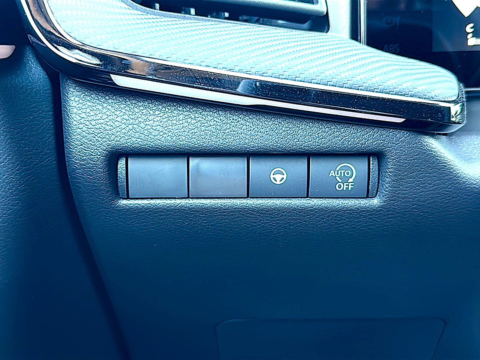 2025 Nissan Kicks SR FWD