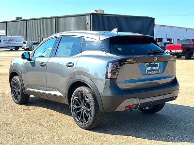 2025 Nissan Kicks SR FWD