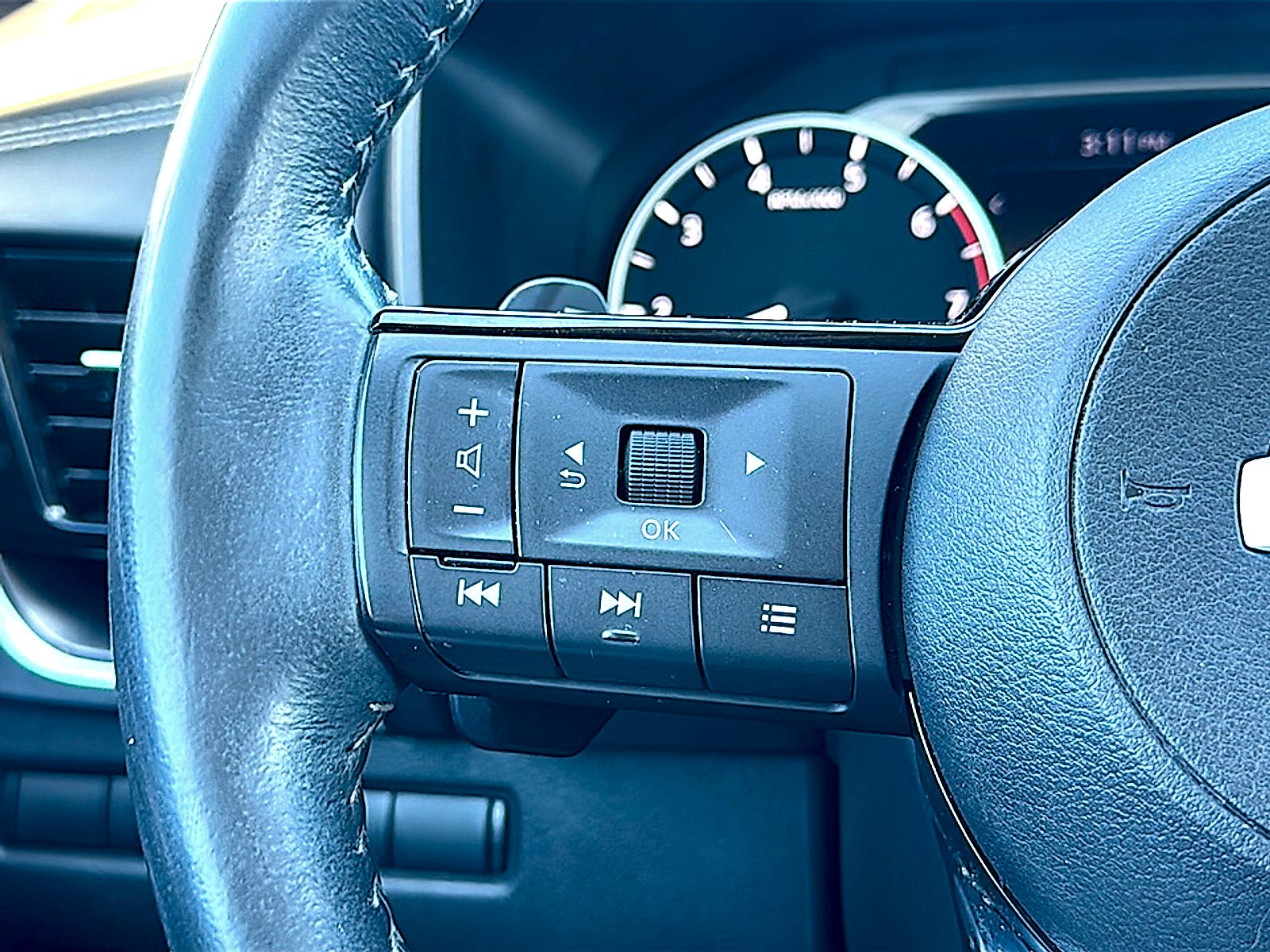 2021 Nissan Rogue SV FWD